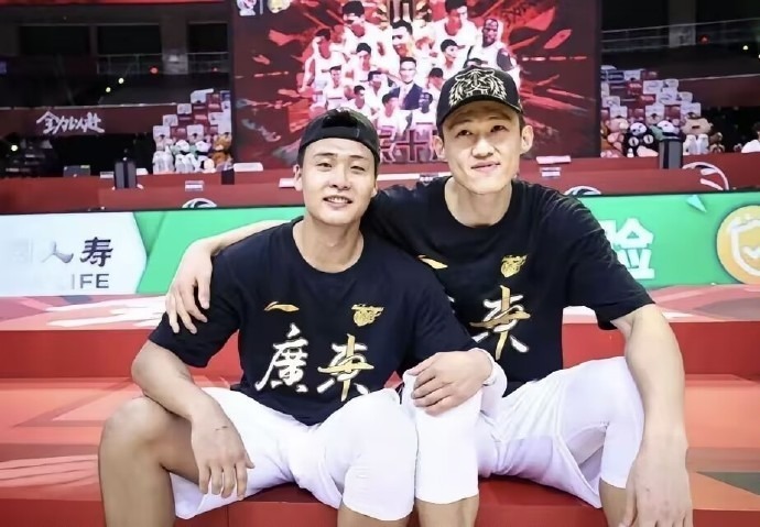 HJc, 队友们纷纷, 广东男篮征 HJc, 队友们纷纷, 广东男篮征