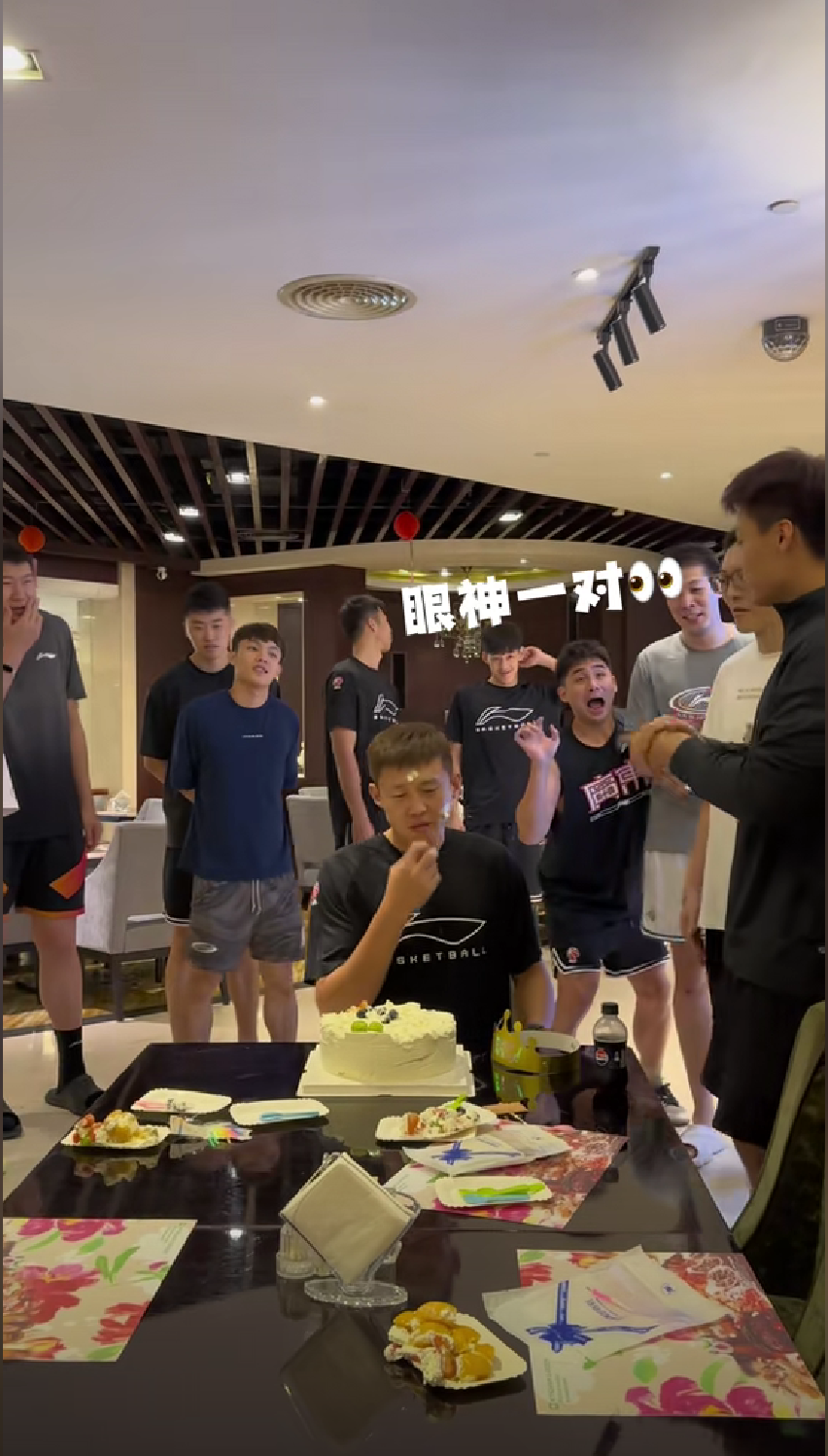 杜锋让队友, 岁生日 杜锋让队友, 岁生日